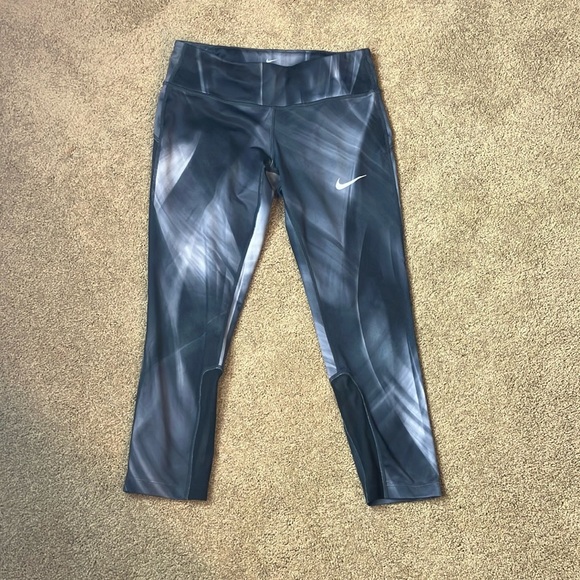 Black, gray, white dri-fit Nike women’s leggings - Picture 1 of 6
